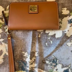 Dooney and Bourke wallet wristlet